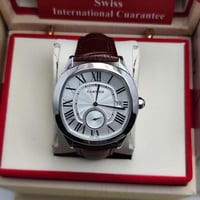 ساعة كارتير جلد بطارية على حركة اليد مع كامل المحل...