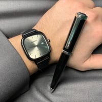 ساعة كاسيو +قلم+كرت الماركة وعلبه مع كامل الملحقات