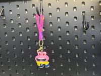 ميدالية مفتاح وعلاقة بنفس الوقت لابوبا