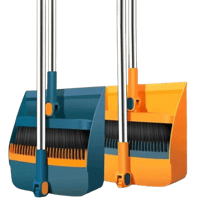 مكنسة ومجرفة