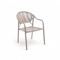 كرسي راتان بتصميم عصري