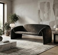 كنبة "أوريانا" الانسيابية المخملية