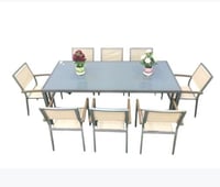 طاولة طعام خارجية