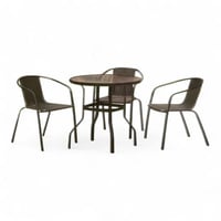 طاولة طعام خارجية