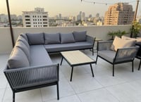 جلسة خارجية حرف L