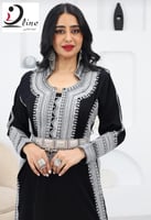 طقم جلابيه عسيري ياقه تطريز فضي ملكي مع السروال