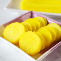 مخلل الفجل الأصفر ( حدد النوع)