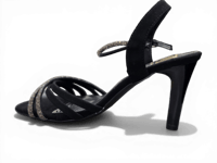 أسود ( Black)