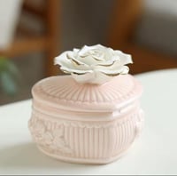 علبة سوفنير على شكل قلب