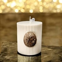 شمعة ذا كوين