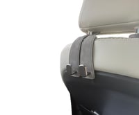 علاقة مسند الرأس