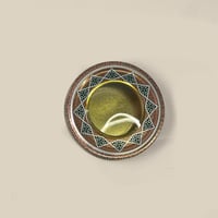 علب زعفران فارغة