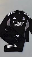 طقم ريال مدريد التدريبي الأسود بتصميم أنيق وعصري-م...