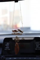 تعليقة عود بحفر الايادي ماسكة يد بعض