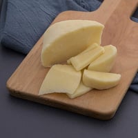 جبنة الشيدر بحليب الماعز