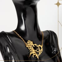 عقد الأسم في القلب الكبير