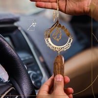 تعليقة شكل القطرة مع قلوب