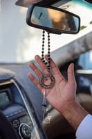 تعليقه السبحة مع العود