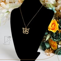 عقد بشكل فراشة