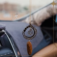 تعليقة شكل القطرة مع قلوب