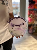 لوحة تعريفية اكريليك مع استيكر