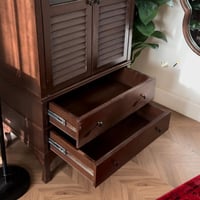 دولاب عطور خشبي