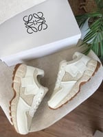 شوزات لويفي