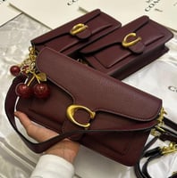 شنط كوتش برغندي مع الميداليه