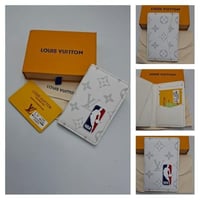 بوك لويس فيتون