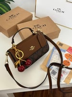 شنطه كوتش مع الكرز