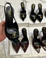 كعب سان لوران اسود