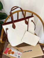 شنطه لويس فيتون توتي باق