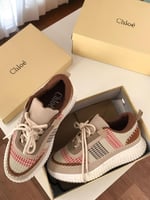 شوزات لوربينا