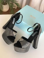 كعب برادا كرستال