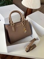 شنط مايكل كورس