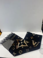سكارف لويس فيتون