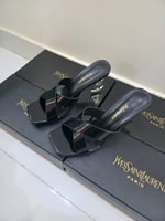 كعب سان لوران