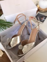 كعب جيمي شو ذهبي