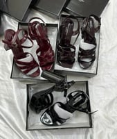 كعب سان لوران كعب عريض