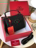 شنط فالنتينو