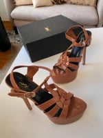 كعب سان لوران