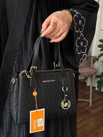 شنطه شانيل اسود لوقو فضي