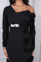 فستان بأكتاف مكشوفة زهور بارزة لون اسود