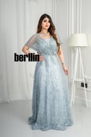 فستان سهرة درابية مزين بالفصوص والخرز لون سماوي