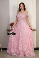 فستان سهرة دانتيل مزين بتطريز ناعم بلون وردي بقصة...