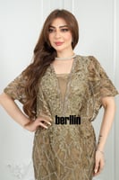 فستان سهرة زيتوني مطرز بنمط شبكي وأكمام كاب قصيرة