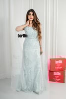 فستان سهرة ماكسي ضيق مطرز بأكمام كيب تيفاني فاتح