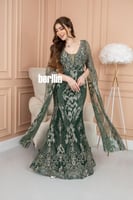 فستان سهرة حورية البحر مطرز بأكمام كيب اخضر زمردي