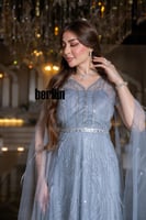 فستان سهرة سراب الثلج بكاب تول متلألئ وتطريز فضي ا...