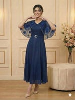 فستان كحلي ميدي لامع مع كيب شيفون مطرز بورود بارزة...